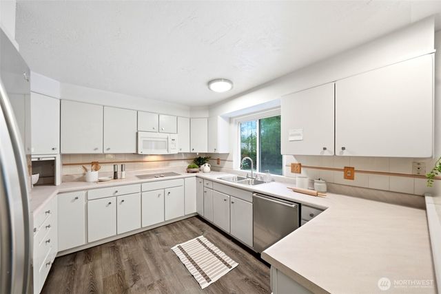 23029 61st Avenue SE, Woodinville, WA 98072