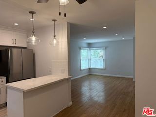 4123 1/2 W Toluca Lake Avenue, Burbank, CA 91505
