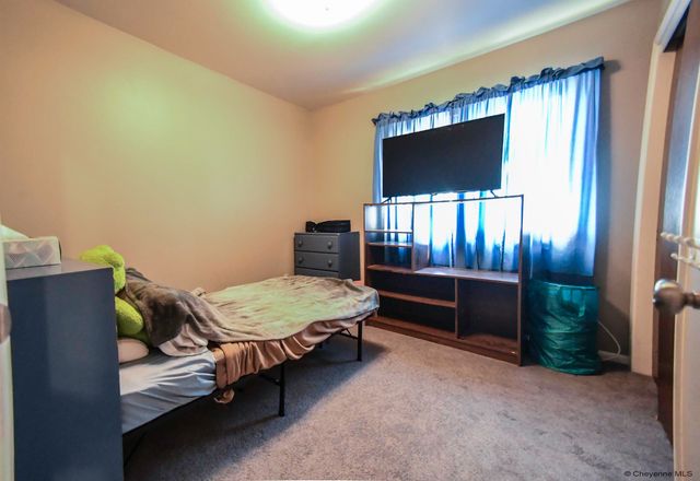 5168 HOY RD, Cheyenne, WY 82009