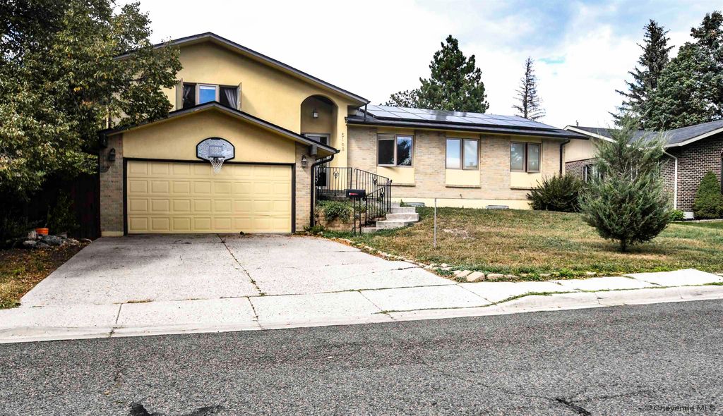 5168 HOY RD, Cheyenne, WY 82009