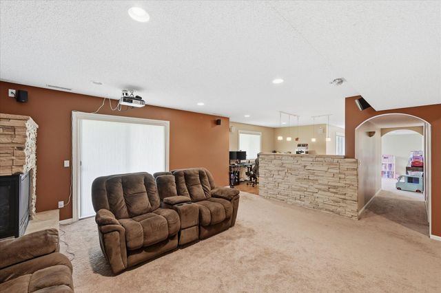 2410 Meadow Drive, Buffalo, MN 55313