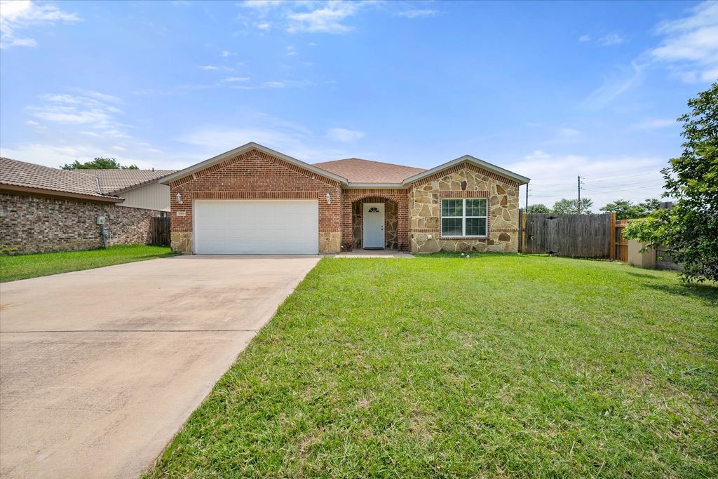 2919 Allen Court, Arlington, TX 76014