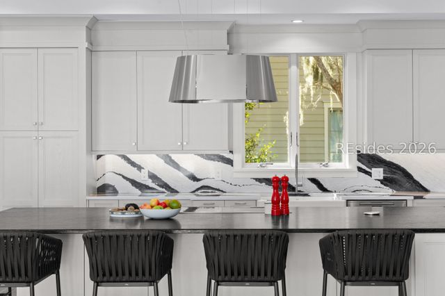 12 Jessamine Pl, Hilton Head Island, SC 29928