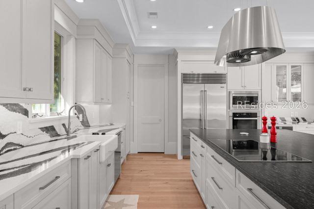 12 Jessamine Pl, Hilton Head Island, SC 29928