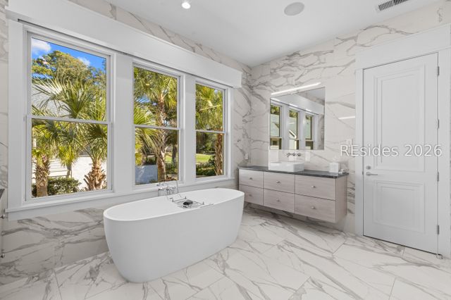 12 Jessamine Pl, Hilton Head Island, SC 29928