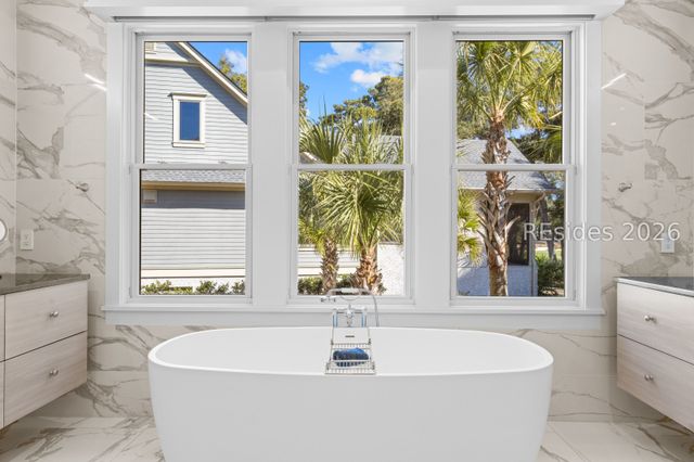 12 Jessamine Pl, Hilton Head Island, SC 29928