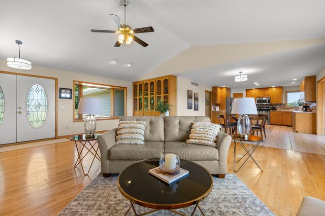 440 Kuntz Drive, Independence, MN 55359