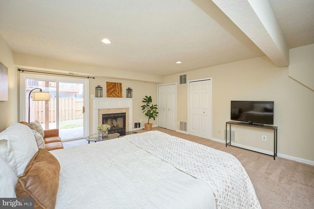 8310 EWING PL, Manassas, VA 20109