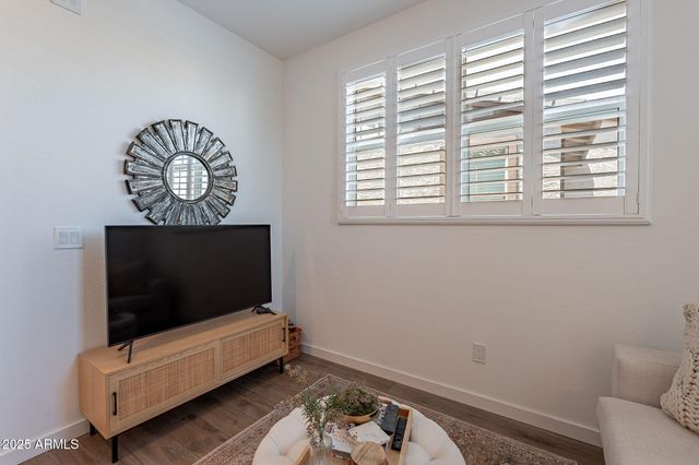 1055 W DIAMONDBACK Drive, Chandler, AZ 85286