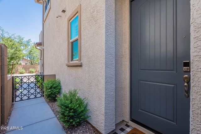 1055 W DIAMONDBACK Drive, Chandler, AZ 85286