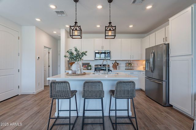 1055 W DIAMONDBACK Drive, Chandler, AZ 85286