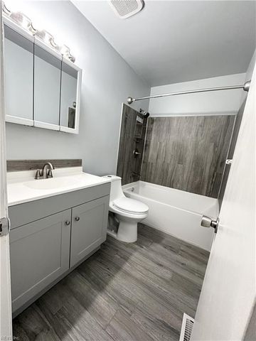 3231 Saxon PL, Virginia Beach, VA 23453