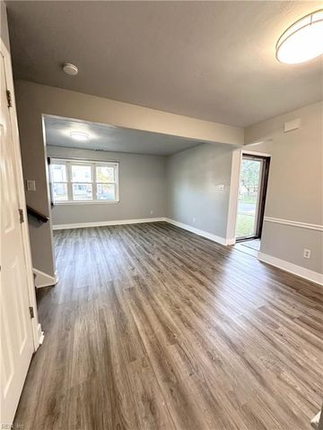 3231 Saxon PL, Virginia Beach, VA 23453