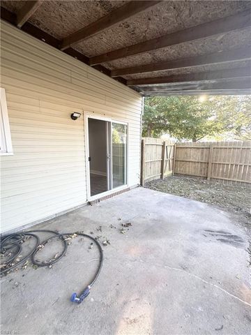 3231 Saxon PL, Virginia Beach, VA 23453