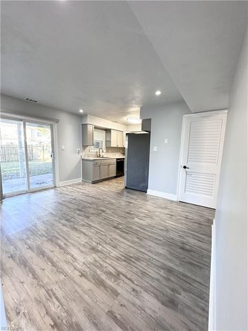 3231 Saxon PL, Virginia Beach, VA 23453