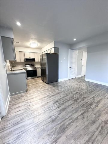 3231 Saxon PL, Virginia Beach, VA 23453