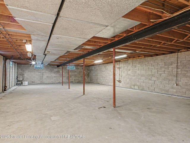 1115 Shelter Lane, Lansing, MI 48912