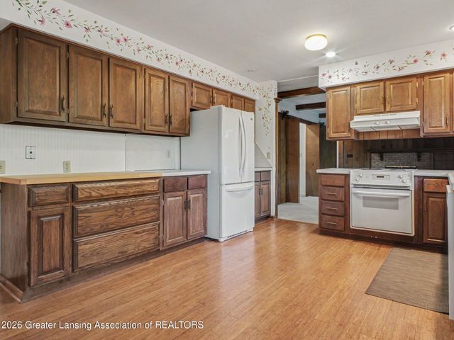 1115 Shelter Lane, Lansing, MI 48912