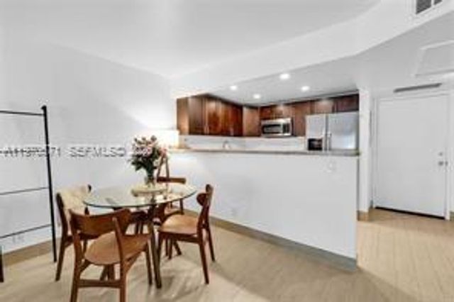 257 S Cypress Rd 403, Pompano Beach, FL 33060