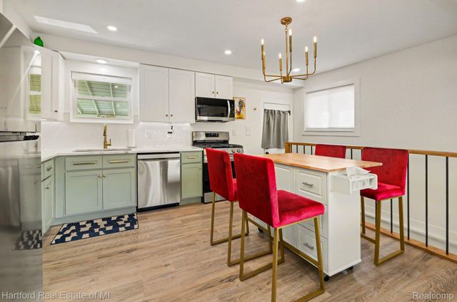 23440 Playview Street, St. Clair Shores, MI 48082