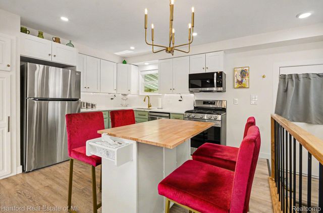 23440 Playview Street, St. Clair Shores, MI 48082