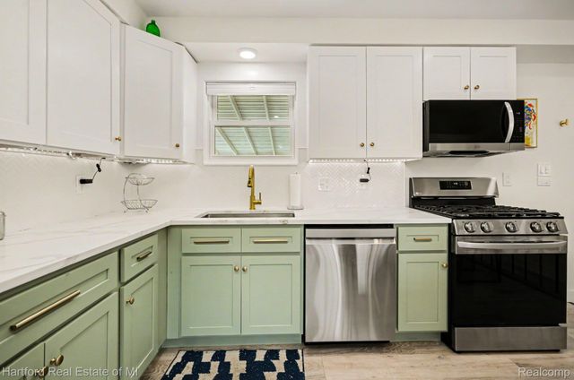 23440 Playview Street, St. Clair Shores, MI 48082