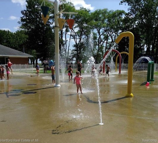 23440 Playview Street, St. Clair Shores, MI 48082