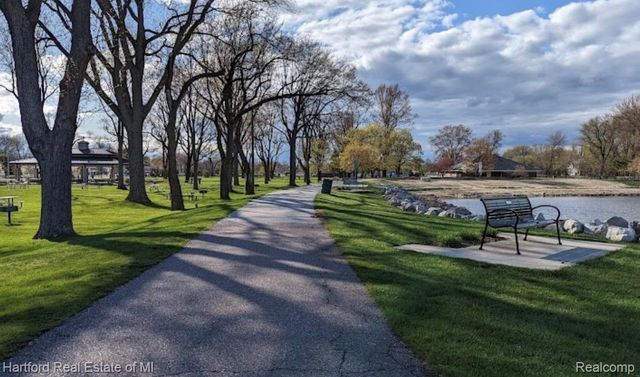 23440 Playview Street, St. Clair Shores, MI 48082