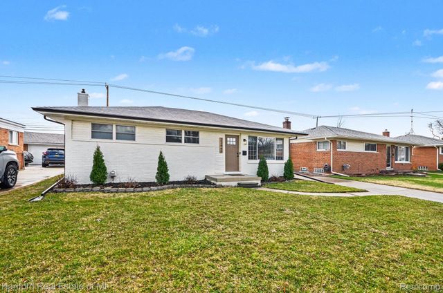 23440 Playview Street, St. Clair Shores, MI 48082