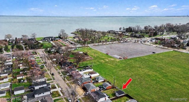 23440 Playview Street, St. Clair Shores, MI 48082