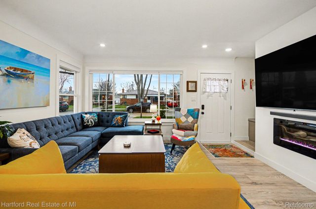 23440 Playview Street, St. Clair Shores, MI 48082