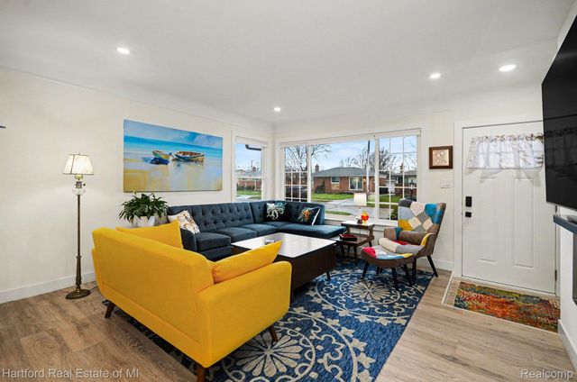 23440 Playview Street, St. Clair Shores, MI 48082