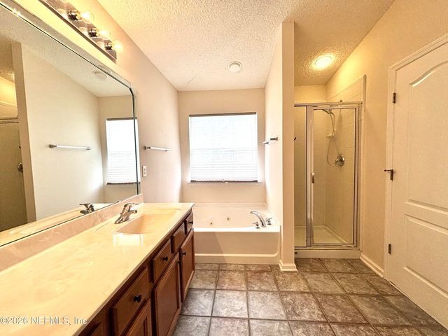 2515 CRESTDALE Court, Middleburg, FL 32068