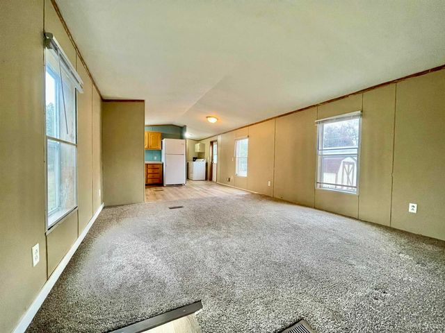 8467 P.5 Road, Gladstone, MI 49837