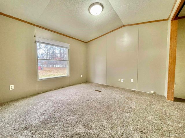 8467 P.5 Road, Gladstone, MI 49837