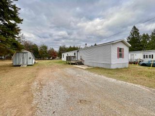 8467 P.5 Road, Gladstone, MI 49837