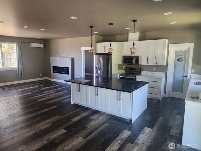 640 Lake Island Avenue SE, Ocean Shores, WA 98569