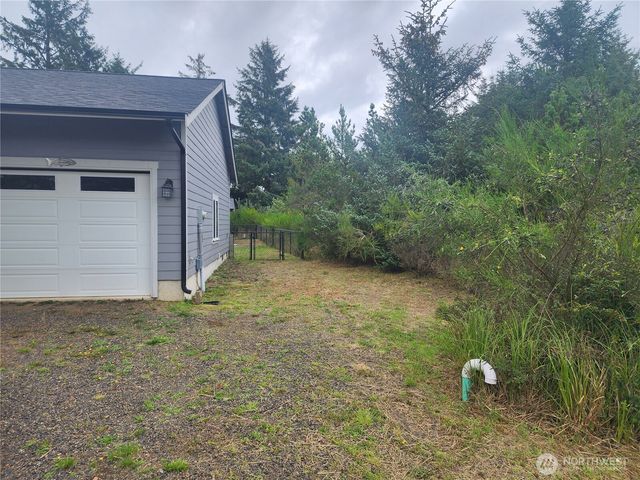 640 Lake Island Avenue SE, Ocean Shores, WA 98569