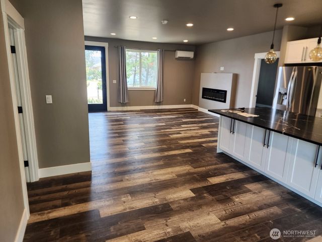 640 Lake Island Avenue SE, Ocean Shores, WA 98569