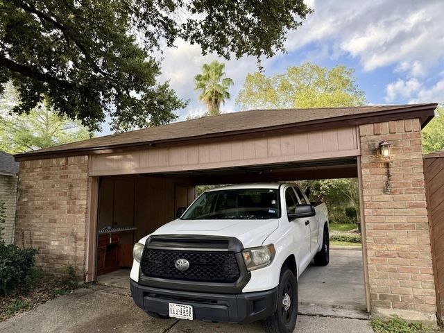8342 Silvan Wind Lane, Houston, TX 77040