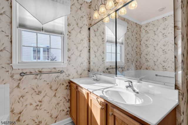 6 Bayard Rd, Franklin Twp., NJ 08873