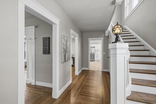 61 W Glen St, Holyoke, MA 01040