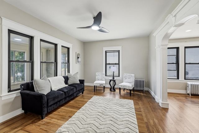 61 W Glen St, Holyoke, MA 01040