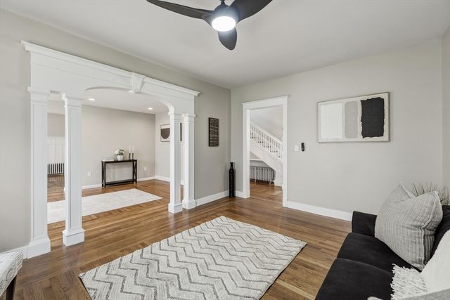 61 W Glen St, Holyoke, MA 01040