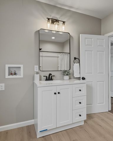 61 W Glen St, Holyoke, MA 01040