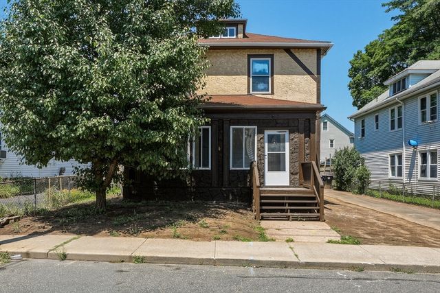 61 W Glen St, Holyoke, MA 01040