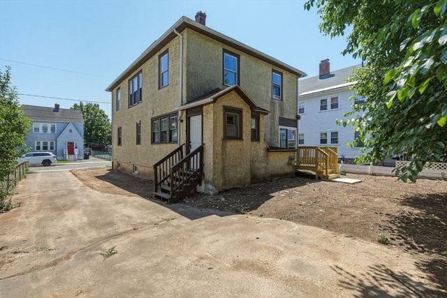 61 W Glen St, Holyoke, MA 01040