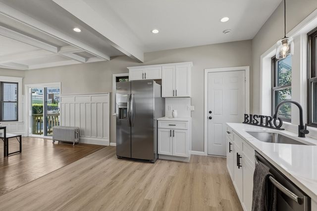 61 W Glen St, Holyoke, MA 01040