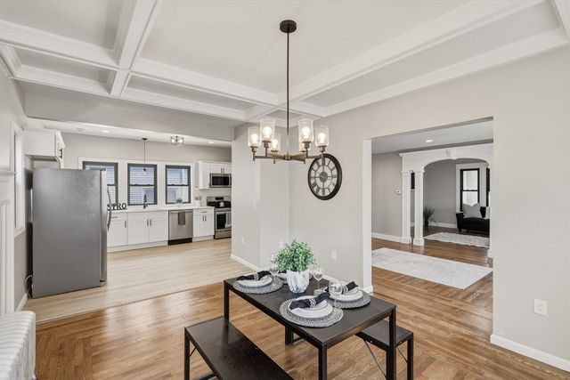 61 W Glen St, Holyoke, MA 01040