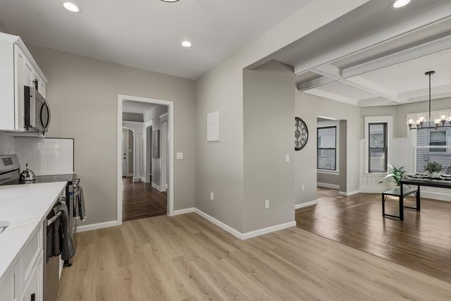 61 W Glen St, Holyoke, MA 01040
